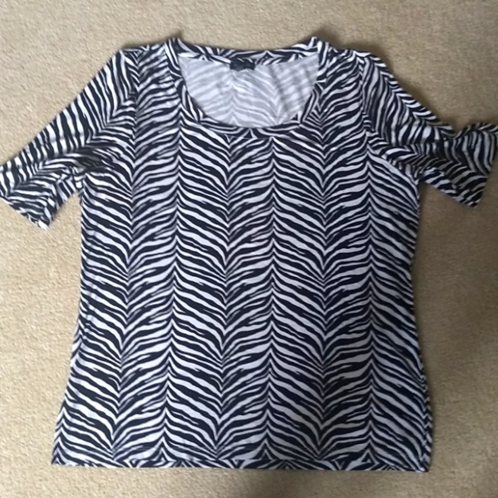 Talbots Woman's Zebra Print T shirt Pre-owned Size Large